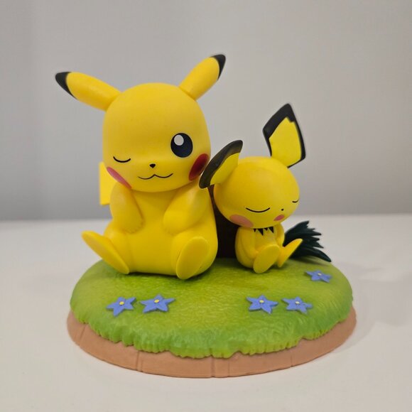 Pokemon Relax Time Pikachu & Pichu Premium Figure (Open Box) - Picture 2 of 5